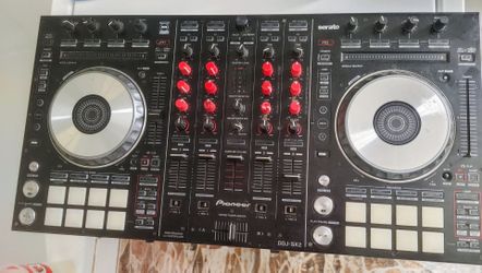 FOR  SALE    PIONNER   DDJ  SX2   CONTROLLER 📛    ( NEGOTIABLE )📛  MAKE  AN  OFFER📛