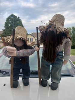 Pair Of Hillbilly Doll Decorations