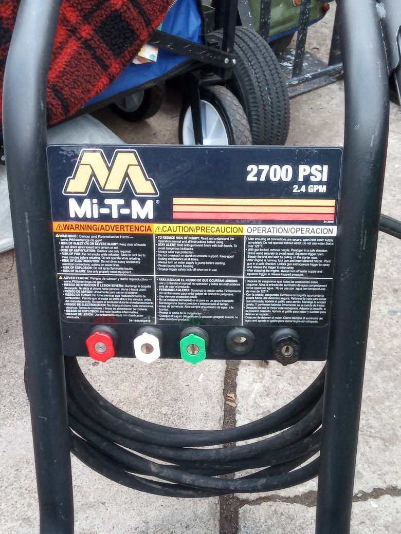 Industrial 2700 Psi. Gas Powered ..Very Clean Pressure Washer....Used 2 Times
