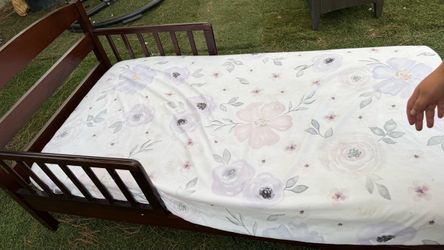 Toddler Bed Frame Dark Wood & Matress