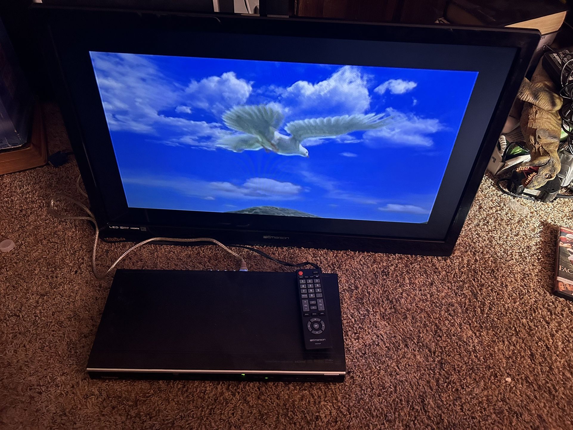 32 Inch Emerson Tv With DVD Player