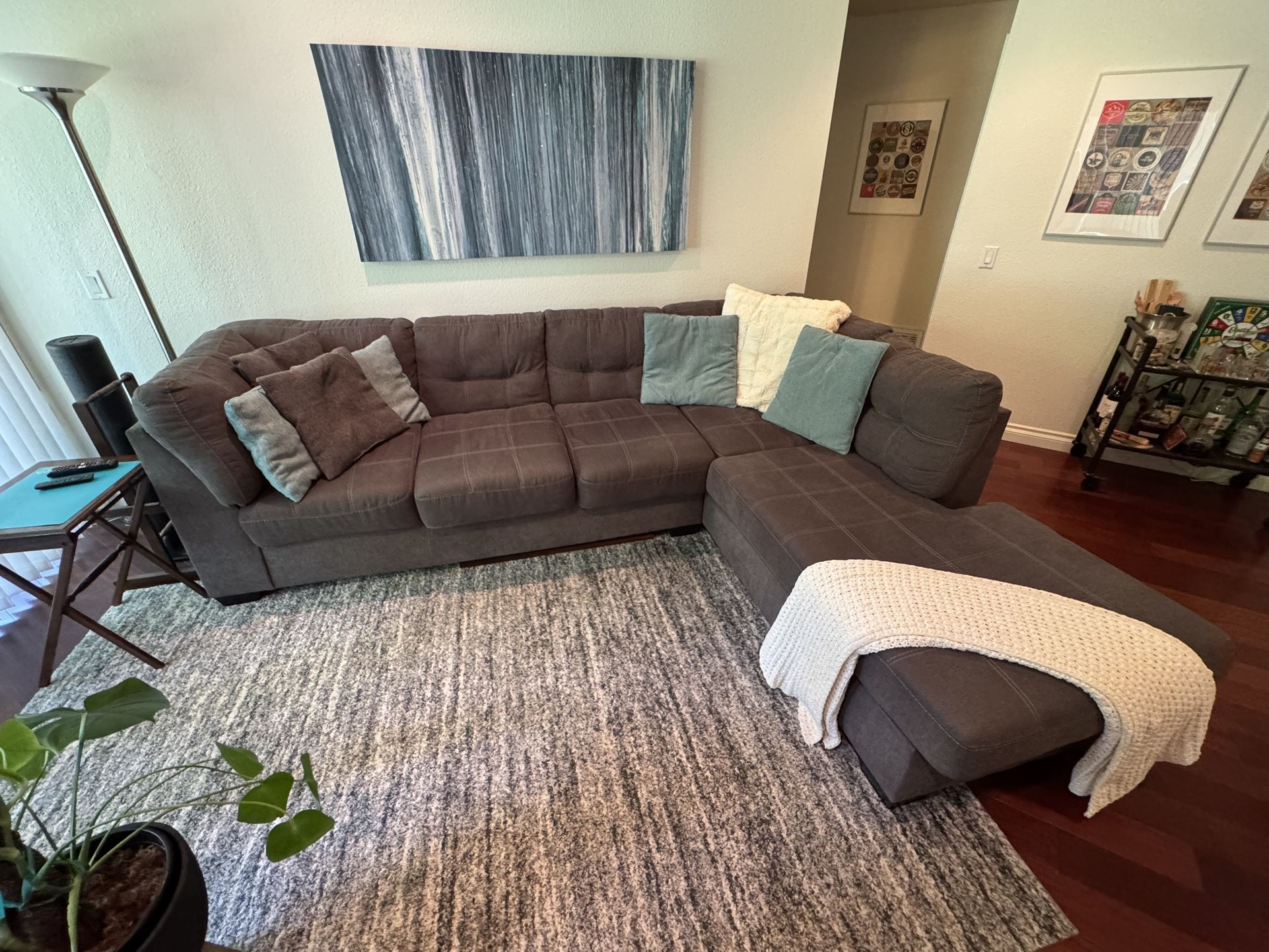 Large Gray Sofa/Sectional In Good Condition