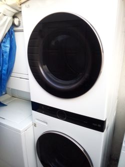 Newer LG Thin Laundry Center Stacked Washer DRYER Electric 240v
