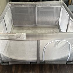 Baby/Toddler play pin and mat.