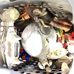 Random baseket of toy collectives from 70s-90s. STAR WARS, 007,POWER RANGERS (READ DESCRIPTION FOR PRICING)