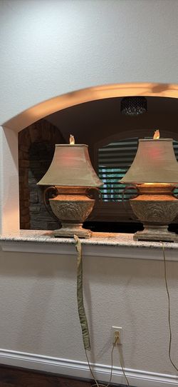2 beautiful lamps from Laurie’s