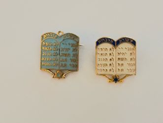 Ten Commandments Hebrew Bible Pin Qty 2