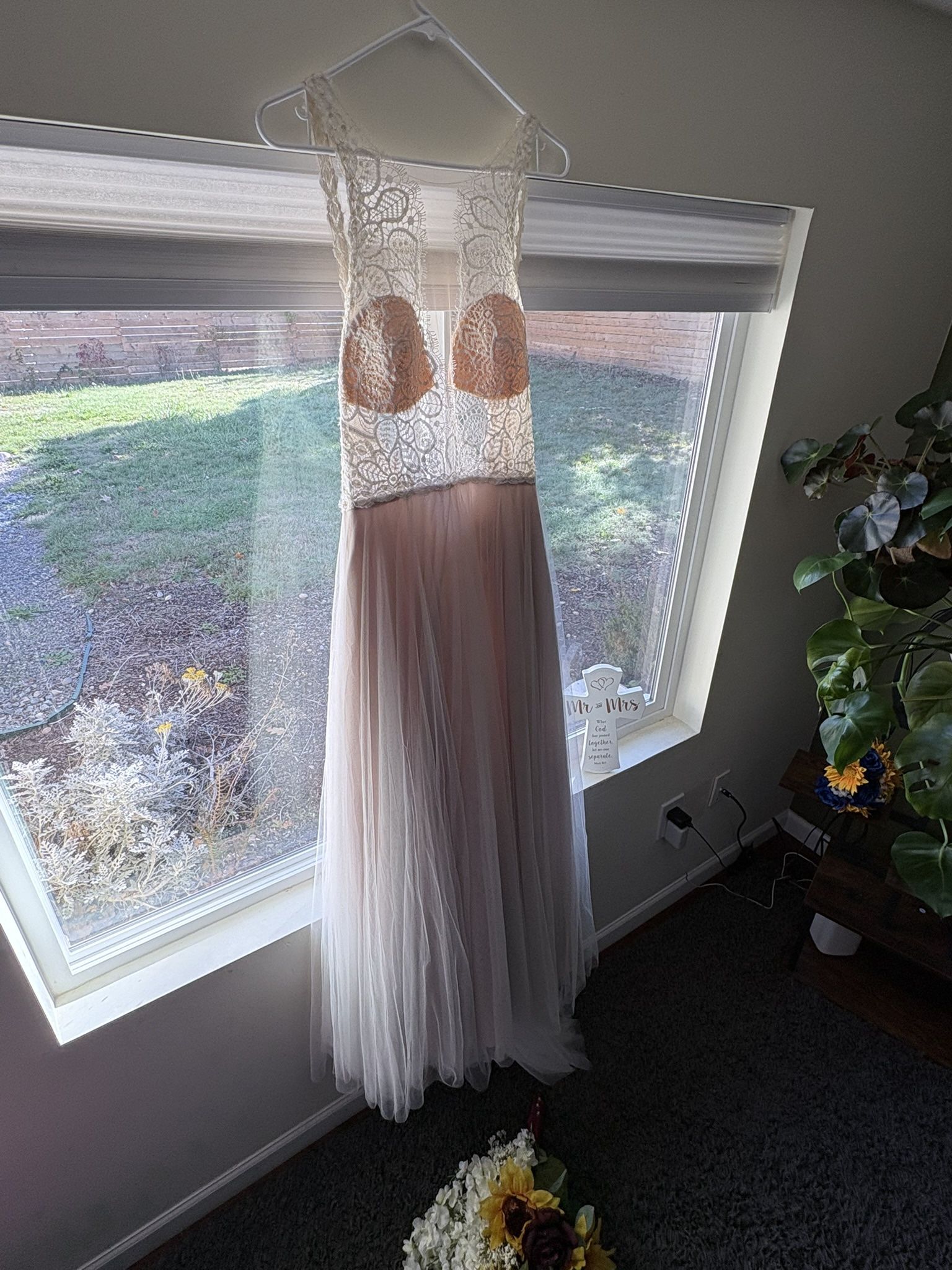 Willowby Willow Wedding Dress Ivory Size 12 Willowby Willow Wedding Dress Ivory Size 12