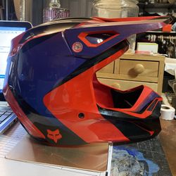 Fox Racing V1 Streak Motocross Helmet (Fluorescent Red) 31371-110