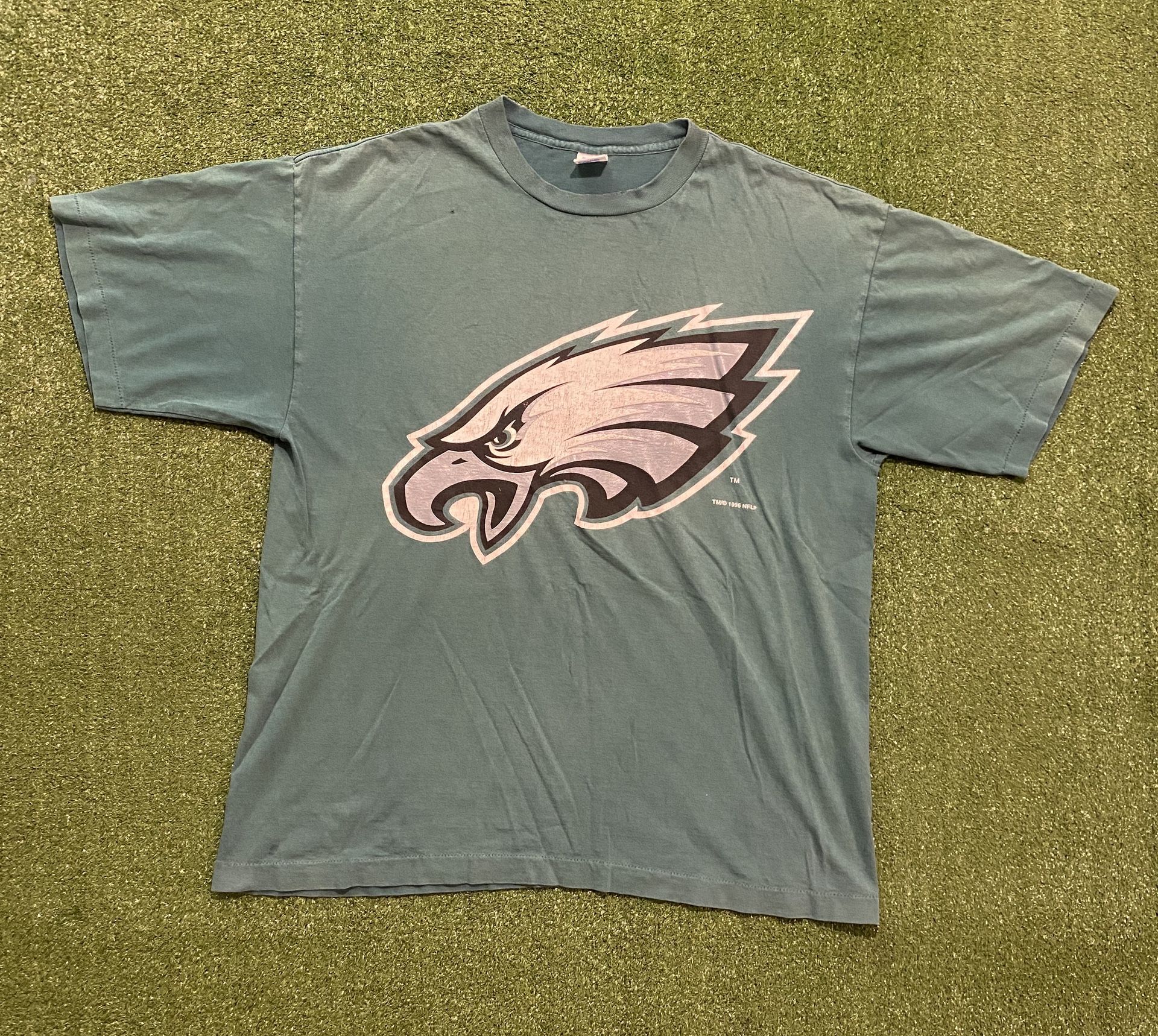 Vintage Philadelphia Eagles 1996 Logo Athletic Single Stitch NFL T Shirt. XL