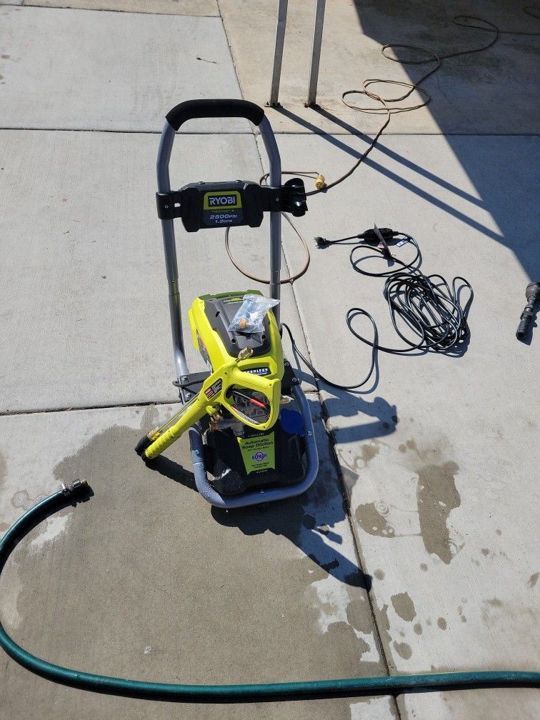 RYOBI PRESSURE WASHER 2500 PSI