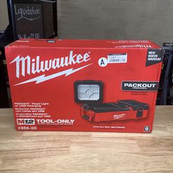 (New) Milwaukee M12 12-Volt Lithium-Ion Cordless PACKOUT Flood Light w/USB Charging