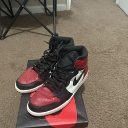 Jordan 1 Bred Toe Sz 12