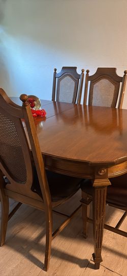 Dining Table 6 chairs