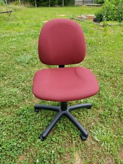Wide Seat Office Chair