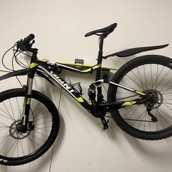 Giant Stance Mountain Bike