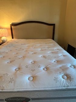 Queen Simmons Beautyrest Mattress + Box Spring
