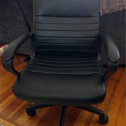Black Desk Chair