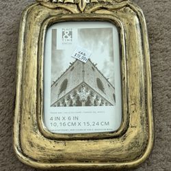 Place & Time Gold Picture Frame
