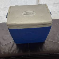 Colman Med White Blue Cooler -free 