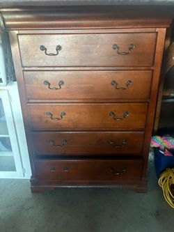 5 Drawers dresser