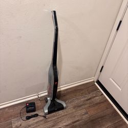 Hoover Linx Cordless Stick Vacuum BH50010 Cleaner Charger & Battery Included