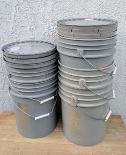 Clean 5 Gallon Bucket with Sealed Lids