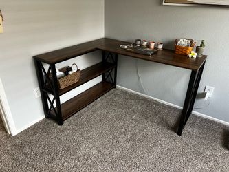 Office Desk / Corner Table - perfect condition!