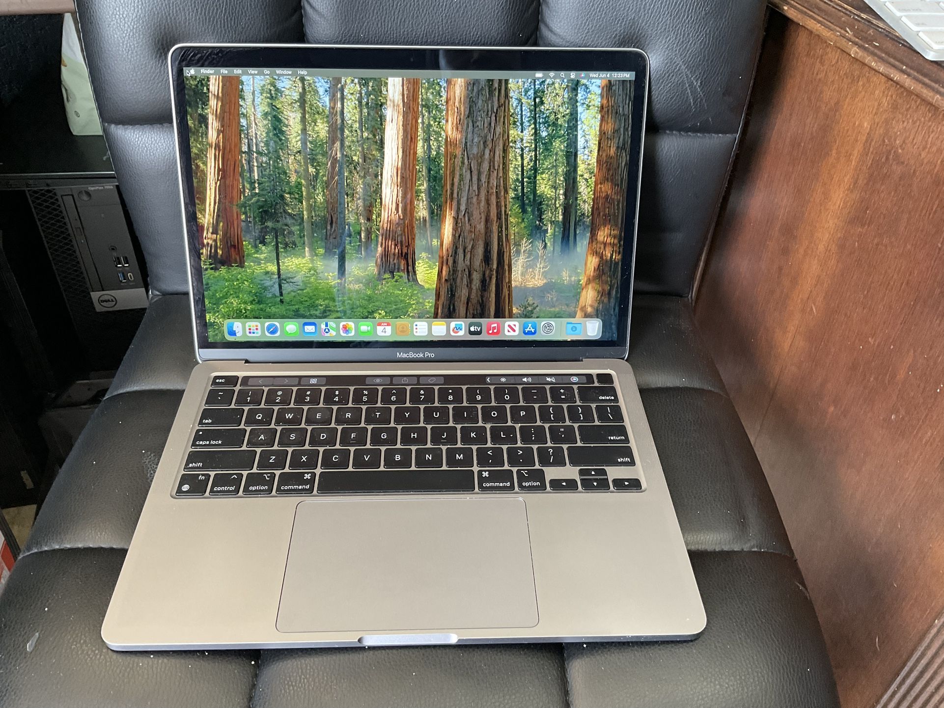 MacBook Pro - Retina 13.3. Inches- Mac OS Sequoia