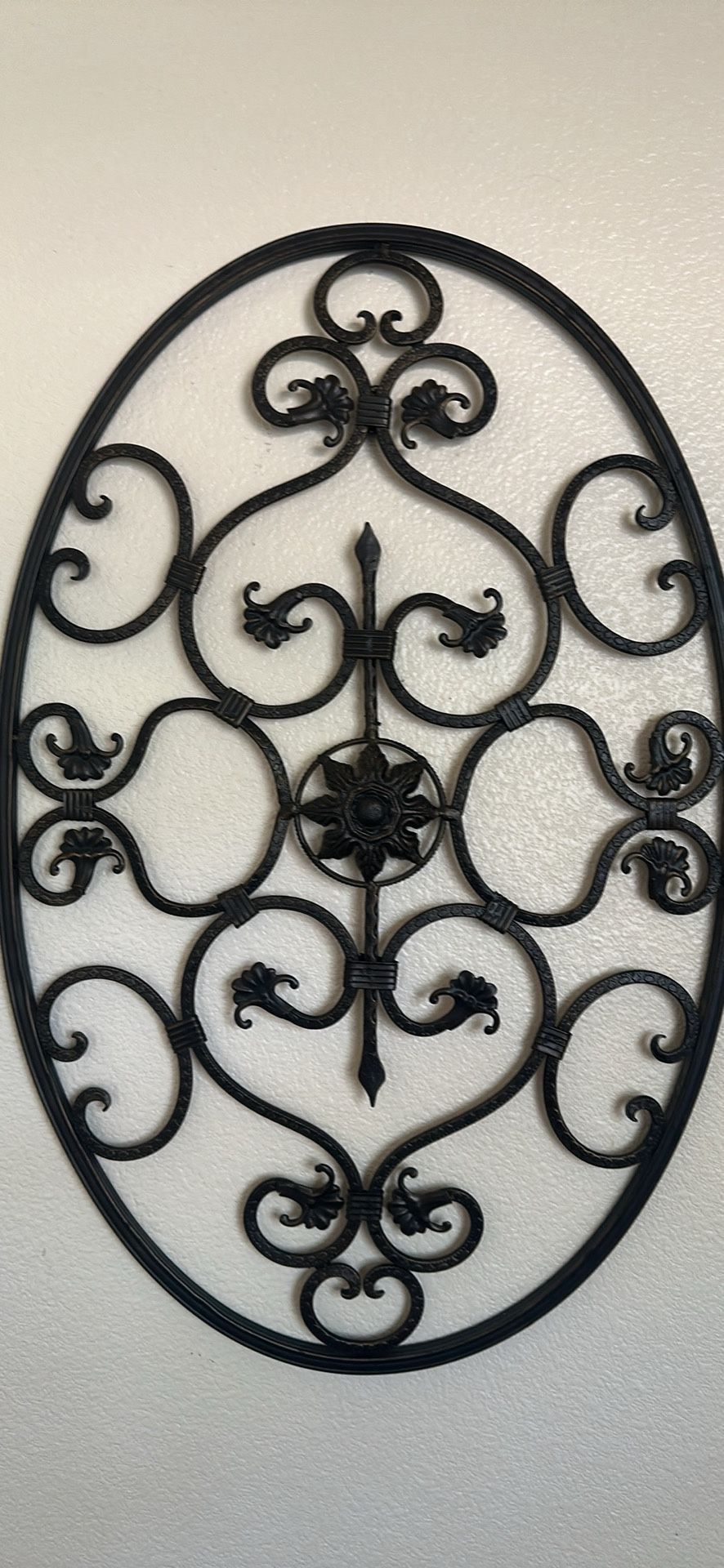 4.5 out of 5 stars (46) 46 reviews Vintage 1990's Ornate Oval Bearded Iris Metal Wall Decor