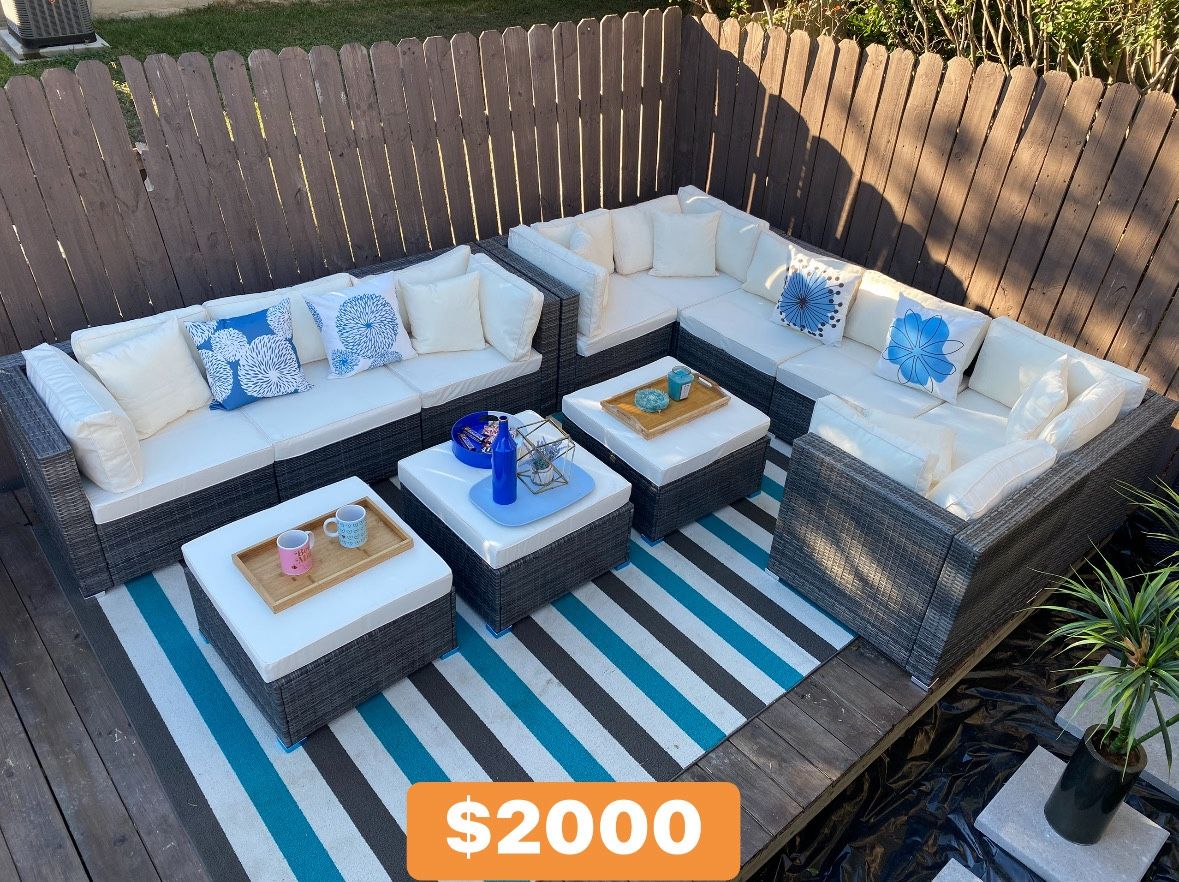 New inbox patio set (we finance and deliver)($54 down,90 day no interest payment plan)