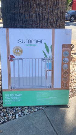 Baby Gate, Doorway New in box  30.00