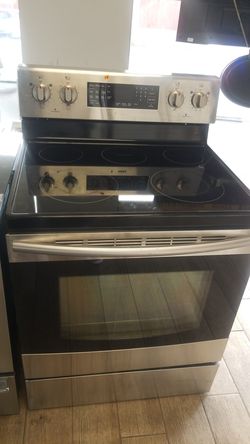 Electric. 5 burner stove