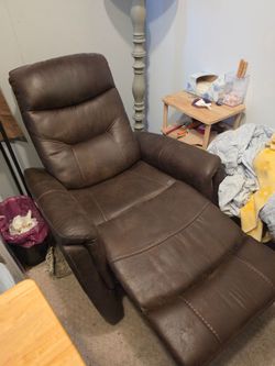 Recliner brown