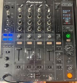 Pioneer DJM-800 mixer