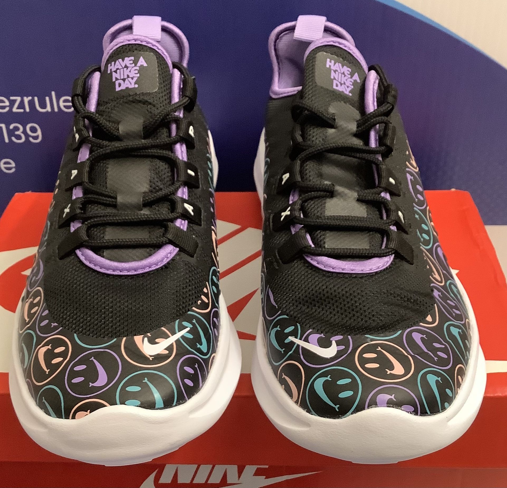 Brand New Nike Air Max Axis Size (youth)