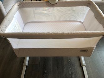 Free Very clean Bassinet