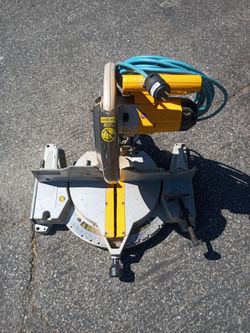 Dewalt 12" 13 AMP Miter Saw