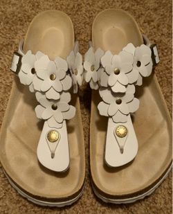 Birkenstock Gizeh Flowers White Leather - Women’s Size 38 / 7 - EXCELLENT Condition