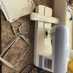 Brother PE-770 Embroidery Machine – Great Condition with Accesso