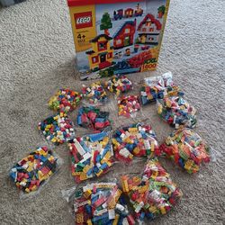 Lego XXL Box 5512 Creator Minifigure Building Set 1600 Pcs Bulk Special Edition, open box but bags are Sealed From Factory

Year released 2010
Perfect