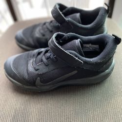 Kids Nike Shoes Black Size 3