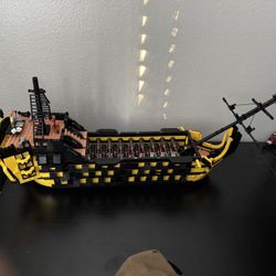 Non Lego HMS Endeavor 