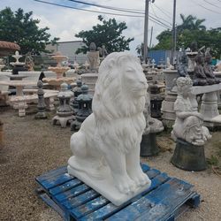 Concrete Lion Stone Large Statue / Cement Garden Lions