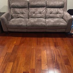 3 Seater Couch 2 Electric Reclining 