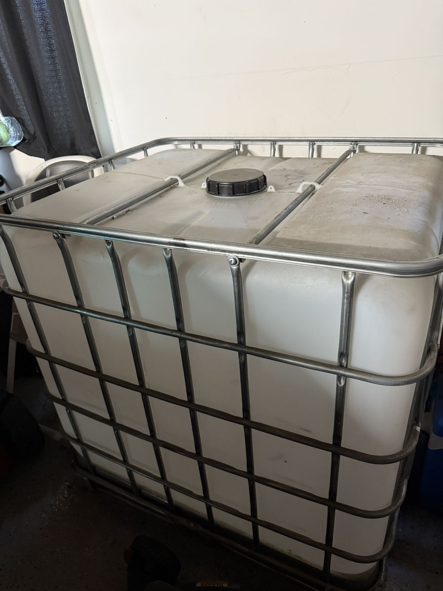 275 Gallon Water Tank
