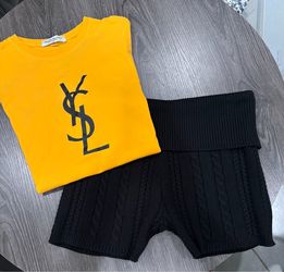 Fashion T-shirts with accessories