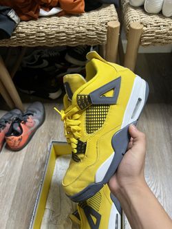 Jordan 4 Lightning Size 9.5 Men 