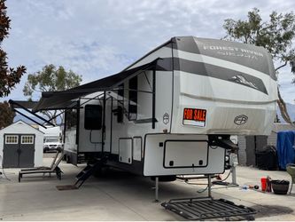 Forest River Fifth Wheel 2025 Model 4002FB