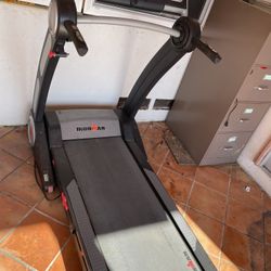 Treadmill 